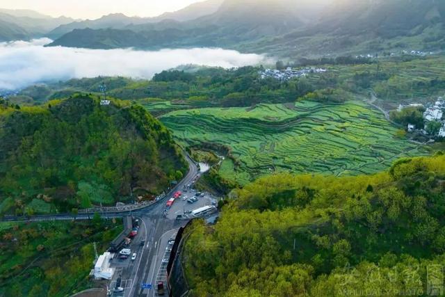 自驾绩溪这条 “云端公路”， 此刻就出发！