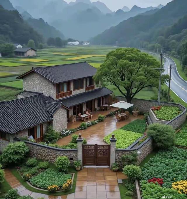 树高千丈，叶落归根