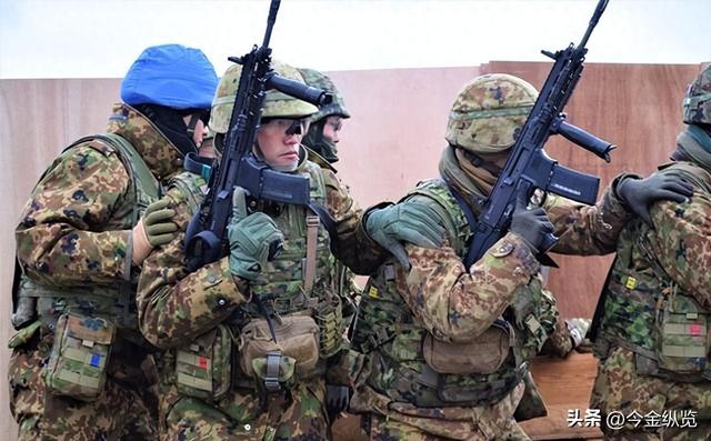 日本军事越界：疯狂买"战斧"、狂造"远程弹"！和平宪法成摆设