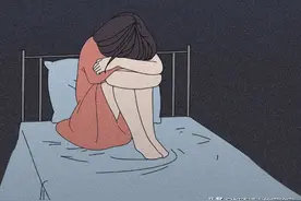 为啥很多女生屁股上，会有一片白色条纹？图片