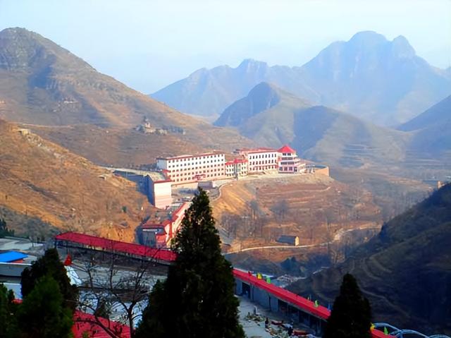 河北旅游：敬仰五壮士 两登狼牙山纪行（图）