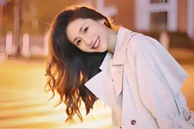 笑话：偶遇前男友和他新女友，我说了一句话，然后他俩当街打起来图片