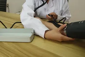 高血压患者看病时应该挂什么科？主要分3种情况，看看您是哪一种图片