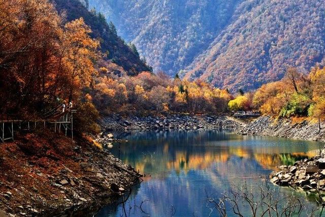 四川这个地方的初冬，是彩色的！