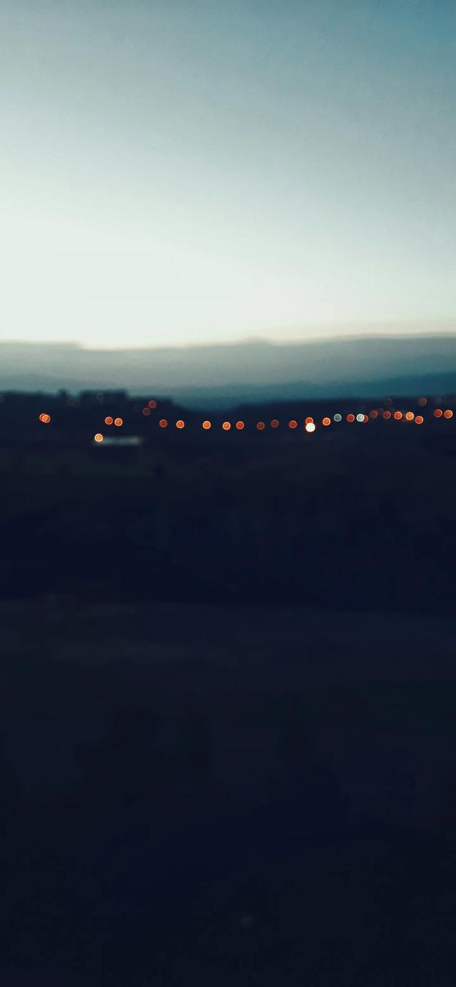 壁纸| 你认为走不出的淤泥，迟早都会云淡风轻