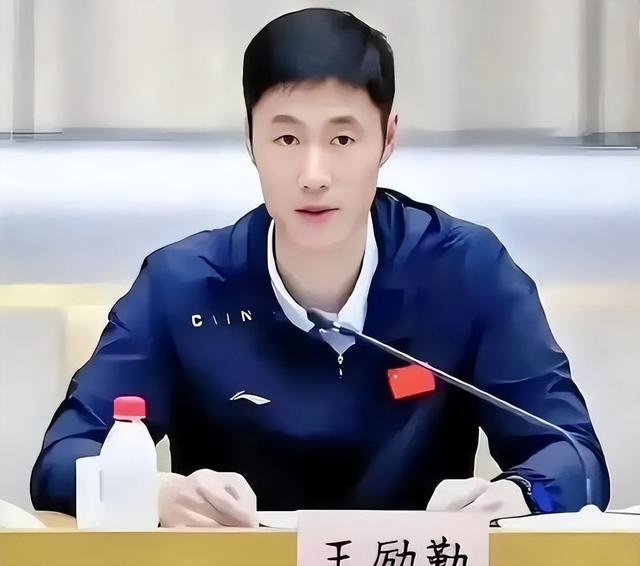 有种人生赢家叫刘国梁，辞职乒协主席5个月，再露面已有国际身份