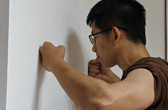 还经常“做俯卧撑”运动的老人，除了有利肌肉，或会带来这6好处