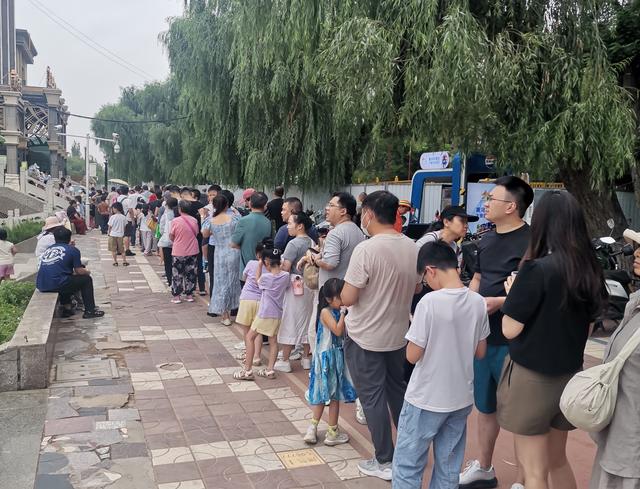 “最佳避暑旅游城市”兰州迎来暑期旅游热潮