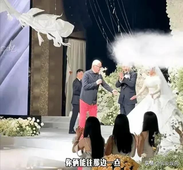 59岁郭冬临罕见露面，身材消瘦面相变了很多，就剩了标志性的光头