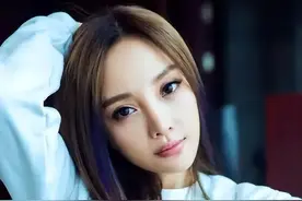 离婚3年后，李小璐再次遭网友谩骂：毁掉她的，不仅仅是出轨图片