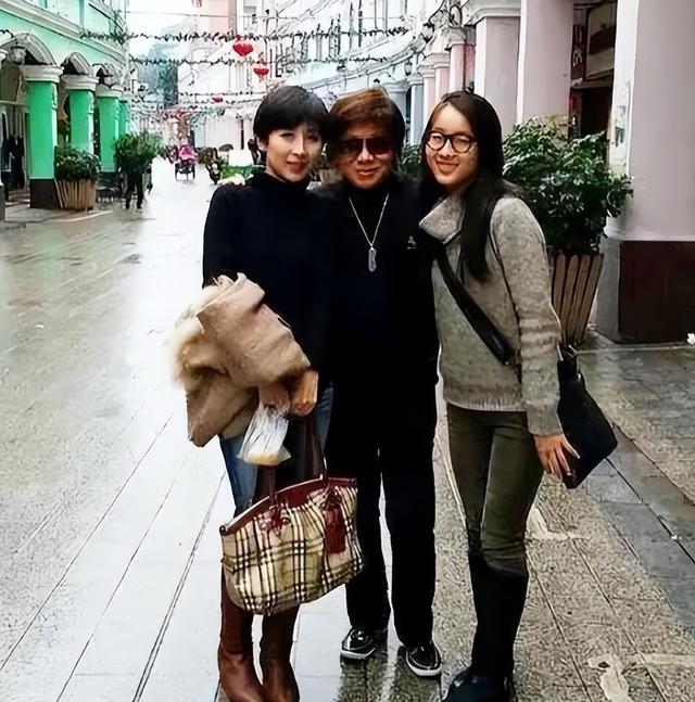 牛鬼蛇神现原形！梁小龙去世消息曝光不到24小时，恶心的事发生了