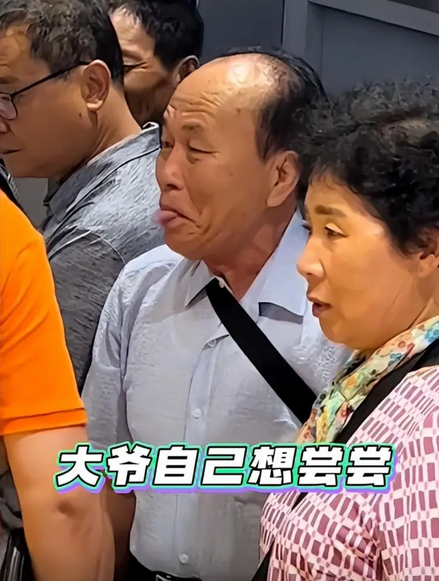 我国菜市场成了韩国旅游团大爷的最爱：试吃乱瞟还不好意思