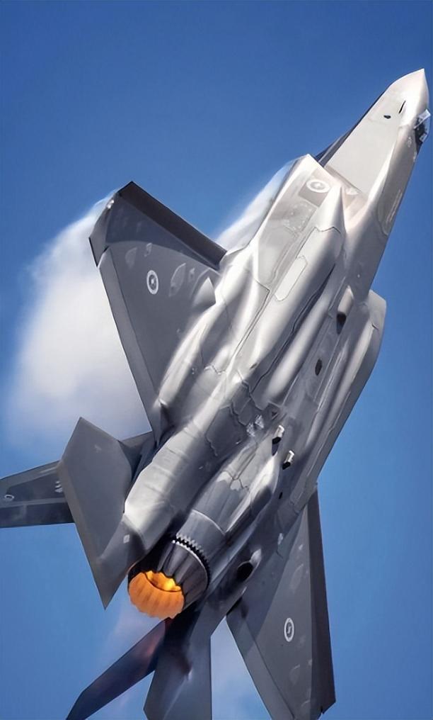 美军这波是"挽尊"？F/A-18E机炮"干掉"F-35B，军演视频藏深意