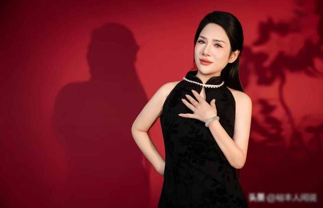 河南美女“大晨”去世	，年仅28岁，日常开奥迪，一口能喝三两白酒