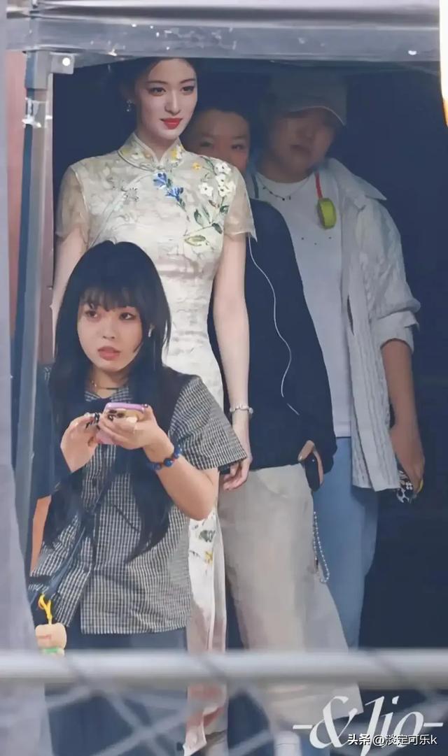 旗袍最美也只能穿成这样了吧？怎么还这么多人说故意拍丑的！