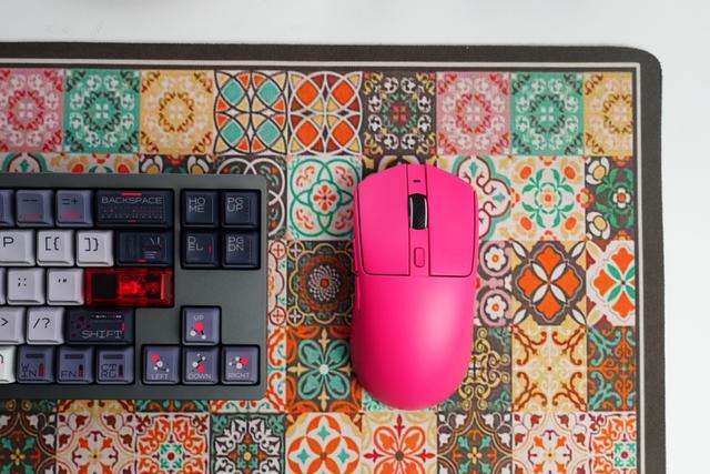 猛男超爱的无线三模双8K电竞鼠标，达尔优AE6轻体验分享