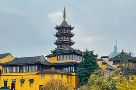 三副名寺古刹的禅意对联，道尽世间大智慧，点醒无数迷茫人！图片