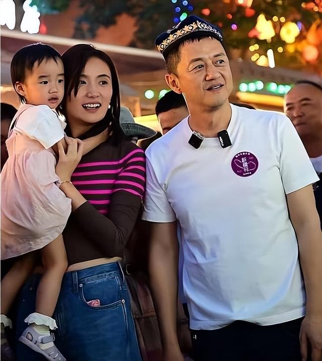 李亚鹏官宣离婚不到24小时，令人恶心的一幕发生了，汪峰也遭殃
