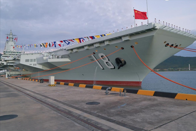 印媒无脑黑福建舰：战力仅为美航母六成	，存在重大设计缺陷