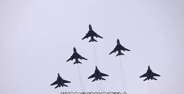 九三阅兵过后，外国人反复研究这个画面，搞不懂是怎么做到的