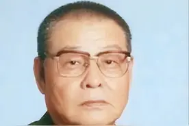 1988年大授衔中将钱贵（原第二炮兵副司令员·黑龙江籍）图片