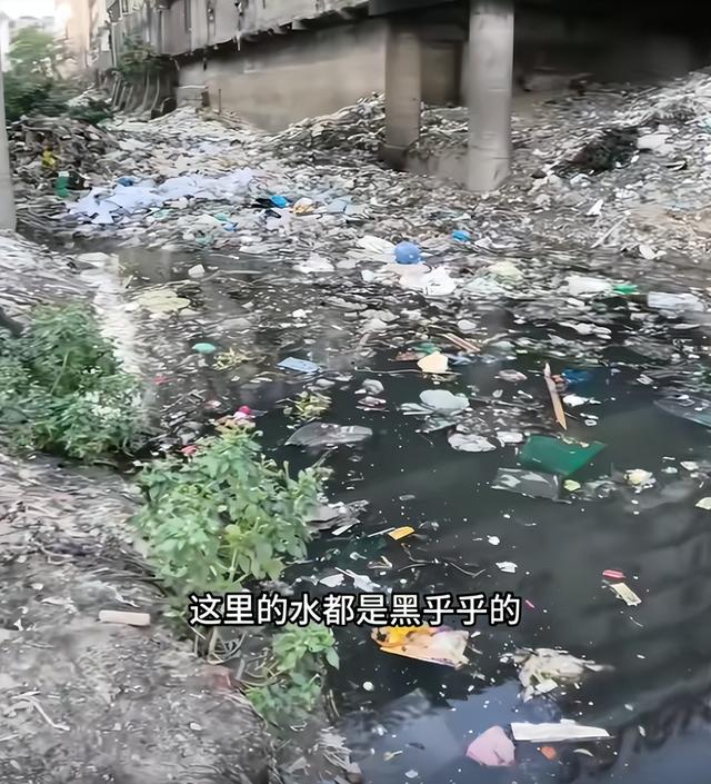 中国小伙在印度干了一杯恒河水，高烧三天全身肿胀，直言千万别喝