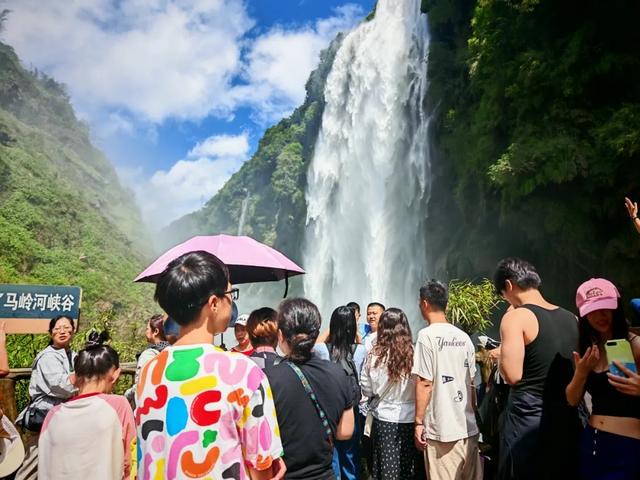 超4万人次打卡！兴义马岭河峡谷景区迎旅游高峰