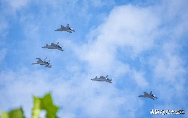 高市早苗选择硬刚，不撤回涉台言论，话音刚落，解放军攻击11亮相