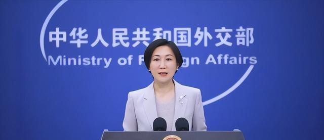 摊牌了，美国荷兰宣布禁令，高端芯片一颗也不卖给中国，我方回击