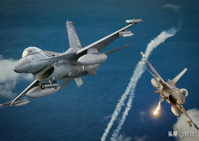 二战黑科技尽显！机载雷达改写空战模式，致命困局被破解