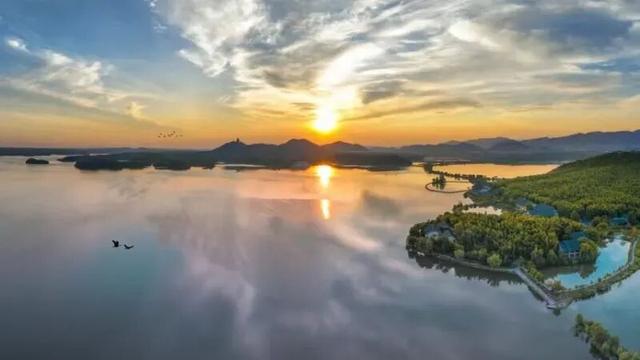 平天湖风景区荣登 “2025大众点评必玩榜”