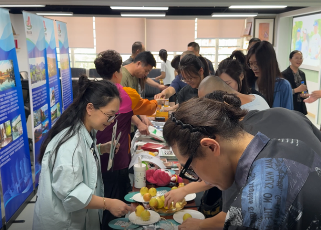 拆盲盒 送文创 发南果梨！鞍山文旅赴京花式营销