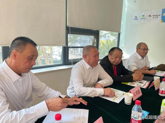 中国智慧工程研究会赴郑州童瞳眼科医院参访交流
