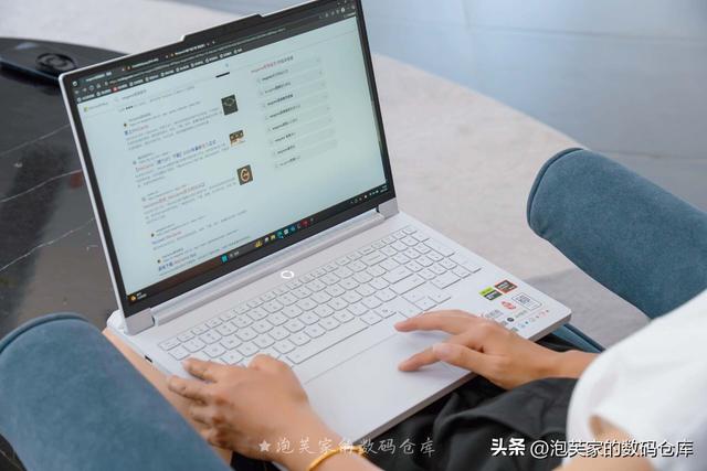 5070还是60？拯救者R9000P 8945HX+5070深度体验 白色性能再加50%