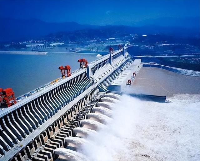 三峡大坝“账本”出炉：运行了20余年，当初2500亿投入回本了吗？