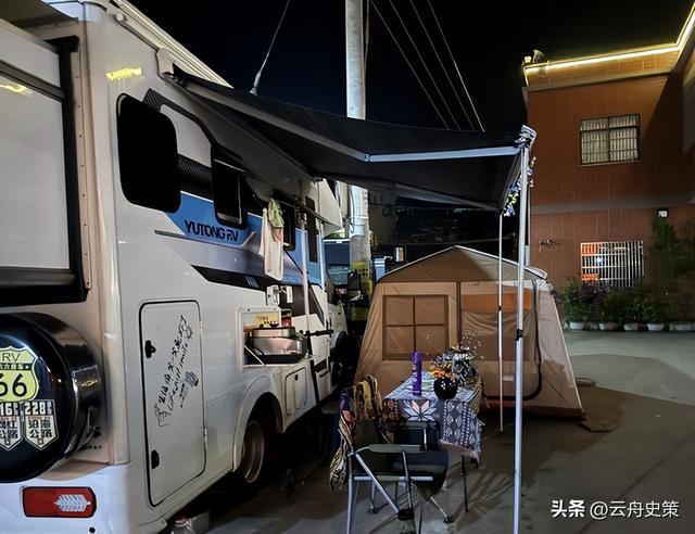 年轻人为何集体“白嫖”景区？报复性白嫖，景区赚不到钱了？