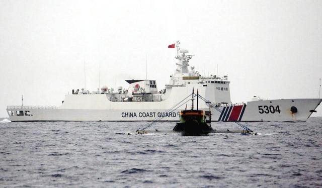 中菲对峙两天分出胜负，菲船无法前进一步，仁爱礁菲军即将断粮
