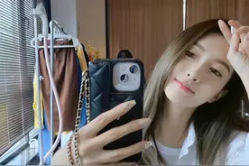 绯闻风波再起，江疏影两字回应“妈妈”传闻，难怪胡歌要跟她分手图片