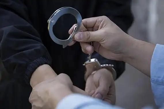 国家出手，被擒下的3位中国富商，他们做的事情实在是太过分了！