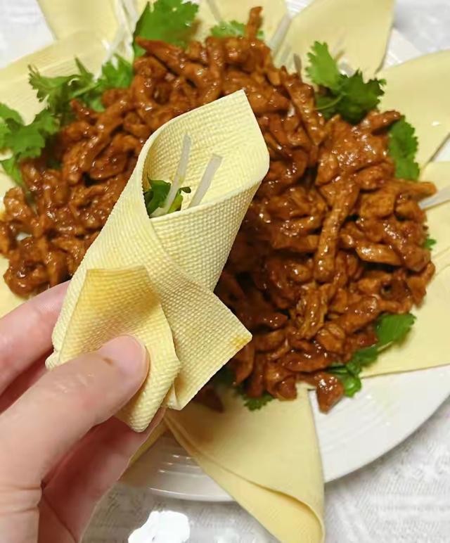 京酱肉丝：一勺酱香征服味蕾！家常做法大揭秘，新手也能秒变大厨