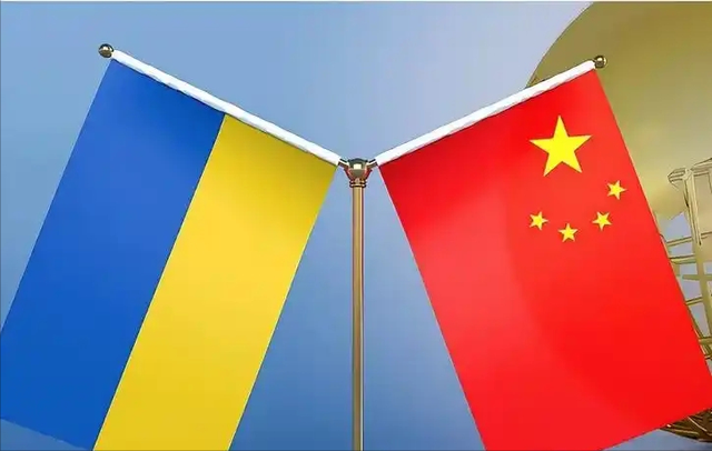 高市早苗拒绝认错，乌克兰派人飞来北京，带来一个中方想要的承诺