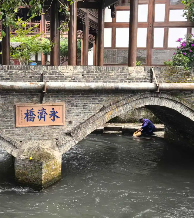 比丽江清净、比乌镇原始，成都1h刹拢的千年古镇一日游，巴适！
