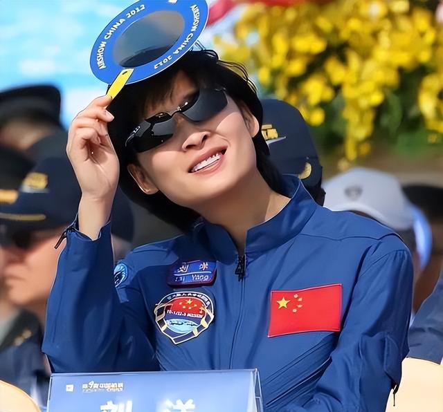 航天女英雄刘洋，丈夫才貌双全，曾对妻子撒谎，妻子却不怪他