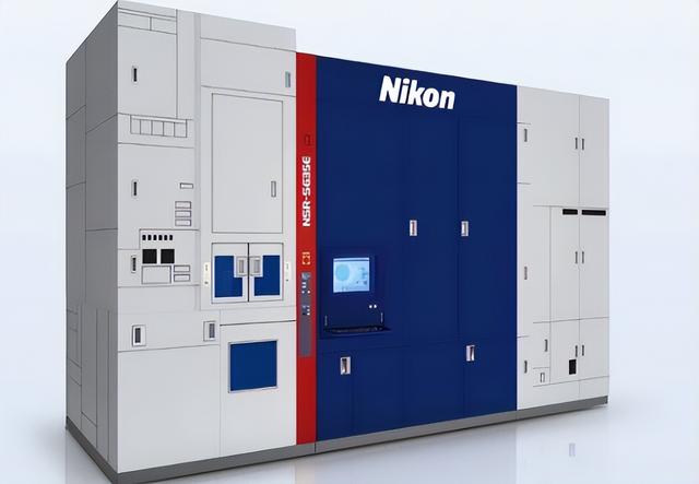 不装了，荷兰就光刻机对中国亮明态度，日本意识到“上当”了