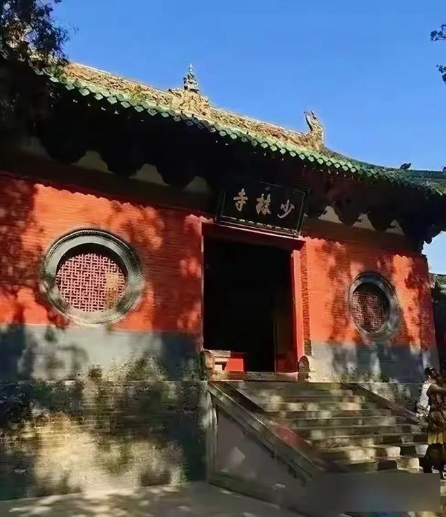 少林寺“大逃亡”!30多名和尚连夜出走,新方丈三把火烧出大动静