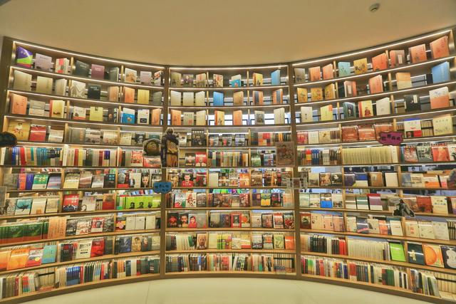 曲靖书城，比景区更安静，比故居更鲜活，触摸这座城市的文化客厅