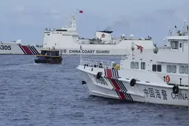 南海交锋后，菲律宾提出抗议，美航母紧急撤离，中方两路人马出动图片