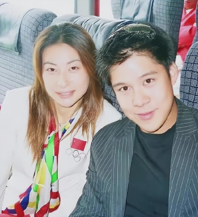 央视对郭晶晶的称呼变了，三字之差释放强烈信号，霍震霆全说对了