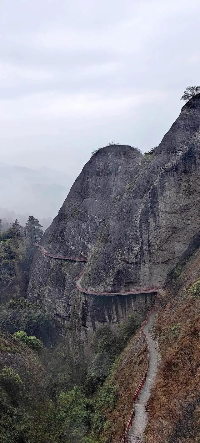 湖南必去十大景点排行榜，这才是湖南最值得去的10个地方，收藏好