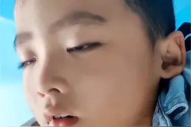孩子睡觉6种表现，说明脾虚了！家长多留意，可能影响发育和智力图片